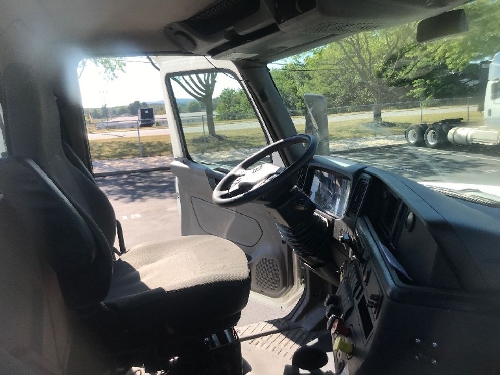 Day Cab Tractor-Heavy Duty Tractors-International-2018-LT625-Harrisburg-PA-425,776\n\t\tmiles-$ 24,250 - Image 14