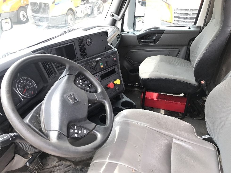 Day Cab Tractor-Heavy Duty Tractors-International-2018-LT625-Houston-TX-325,845\n\t\tmiles-$ 30,750 - Image 10