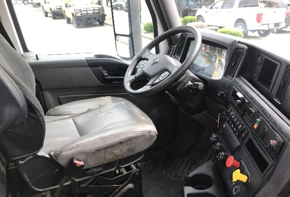 Day Cab Tractor-Heavy Duty Tractors-International-2018-LT625-Houston-TX-325,845\n\t\tmiles-$ 30,750 - Image 14