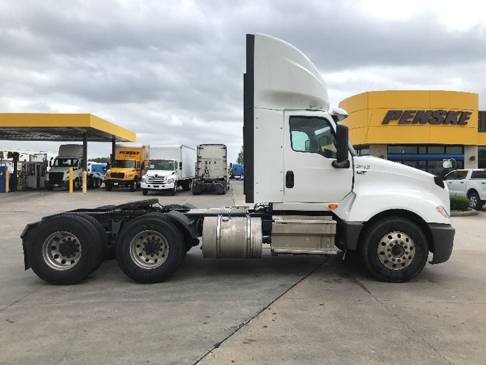 Day Cab Tractor-Heavy Duty Tractors-International-2018-LT625-Houston-TX-325,845\n\t\tmiles-$ 30,750 - Image 8