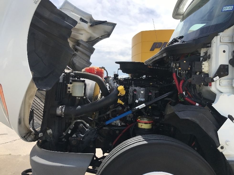 Day Cab Tractor-Heavy Duty Tractors-International-2018-LT625-Houston-TX-382,219\n\t\tmiles-$ 25,750 - Image 16