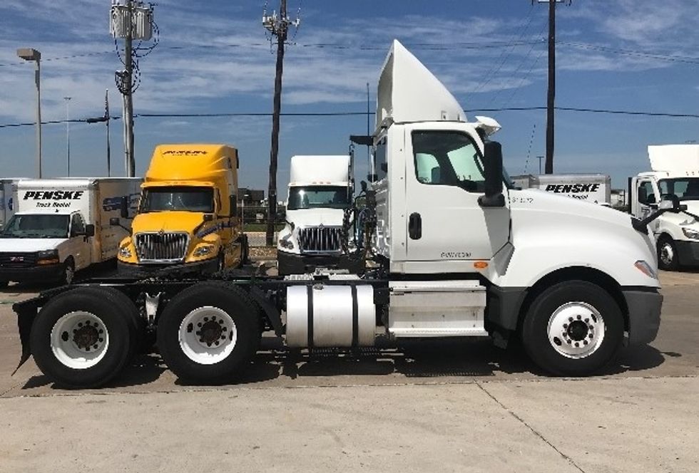 Day Cab Tractor-Heavy Duty Tractors-International-2018-LT625-Houston-TX-382,219\n\t\tmiles-$ 25,750 - Image 8