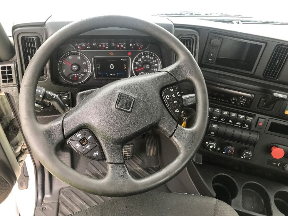 2018 International LT625 LT photo 11