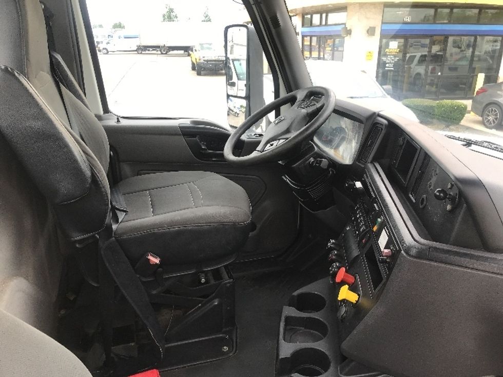 2018 International LT625 LT photo 14