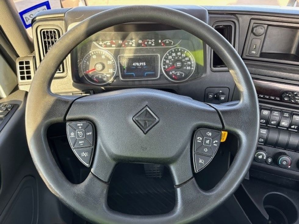 Day Cab Tractor-Heavy Duty Tractors-International-2018-LT625-Houston-TX-483,687\n\t\tmiles-$ 23,500 - Image 11