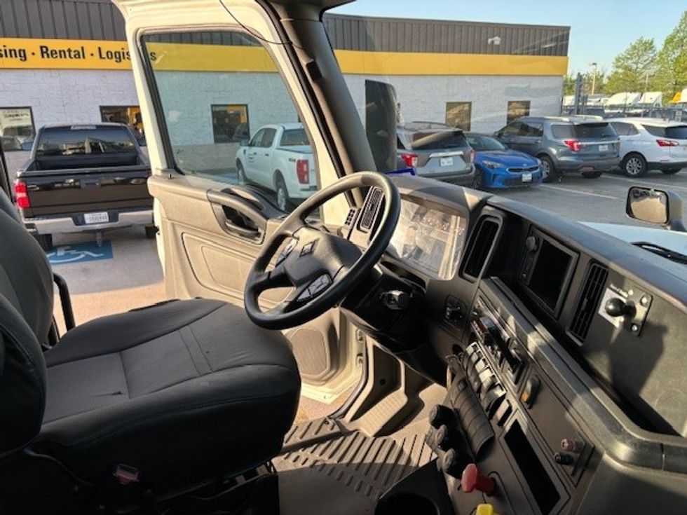 Day Cab Tractor-Heavy Duty Tractors-International-2018-LT625-Houston-TX-483,687\n\t\tmiles-$ 23,500 - Image 14