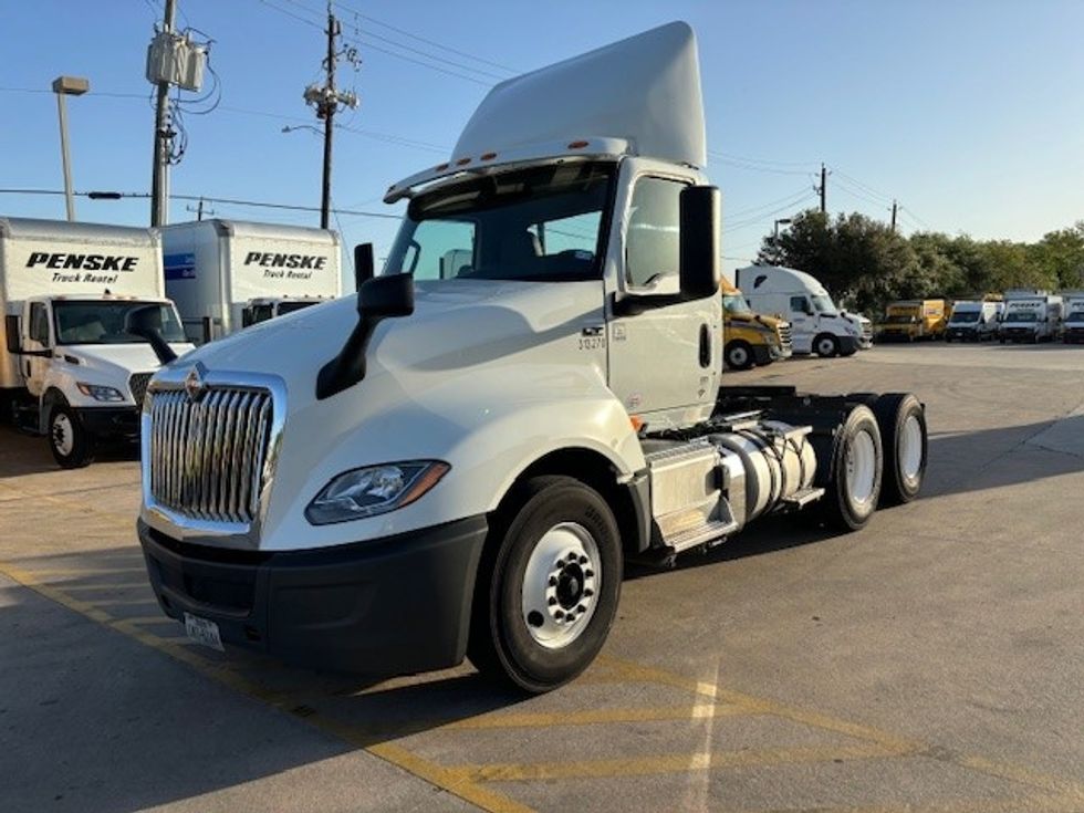 Day Cab Tractor-Heavy Duty Tractors-International-2018-LT625-Houston-TX-483,687\n\t\tmiles-$ 23,500 - Image 3
