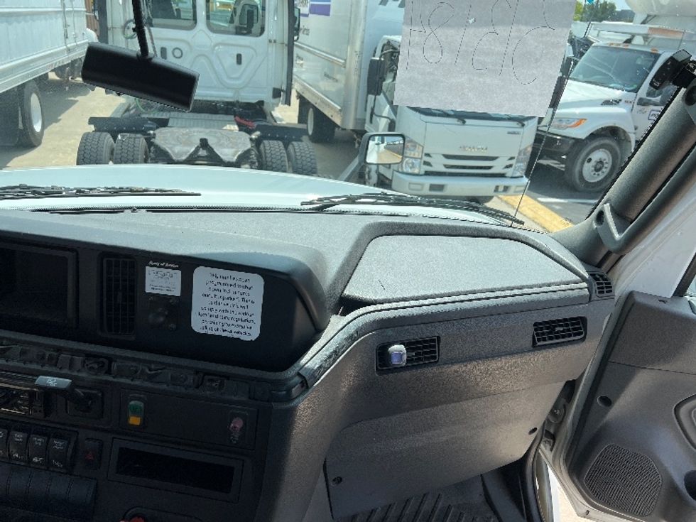 Day Cab Tractor-Heavy Duty Tractors-International-2018-LT625-Indianapolis-IN-387,657\n\t\tmiles-$ 26,000 - Image 13