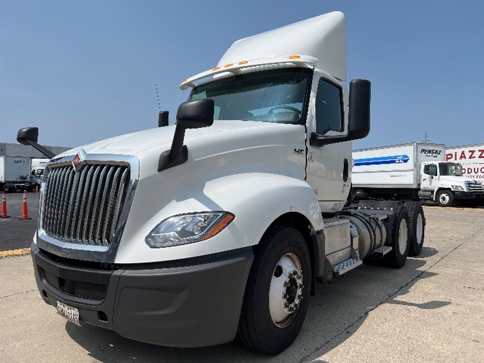 Day Cab Tractor-Heavy Duty Tractors-International-2018-LT625-Indianapolis-IN-387,657\n\t\tmiles-$ 26,000 - Image 3