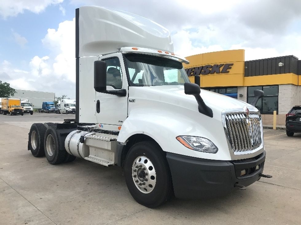 Day Cab Tractor-Heavy Duty Tractors-International-2018-LT625-Katy-TX-284,178\n\t\tmiles-$ 28,000 - Image 1