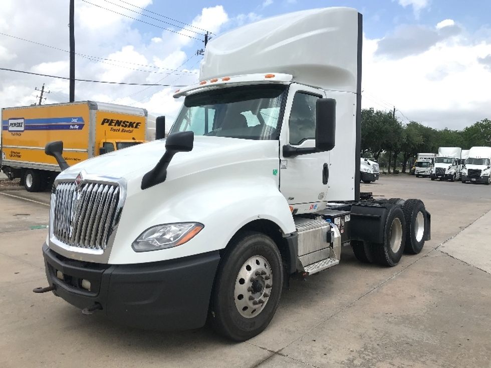 Day Cab Tractor-Heavy Duty Tractors-International-2018-LT625-Katy-TX-284,178\n\t\tmiles-$ 28,000 - Image 3