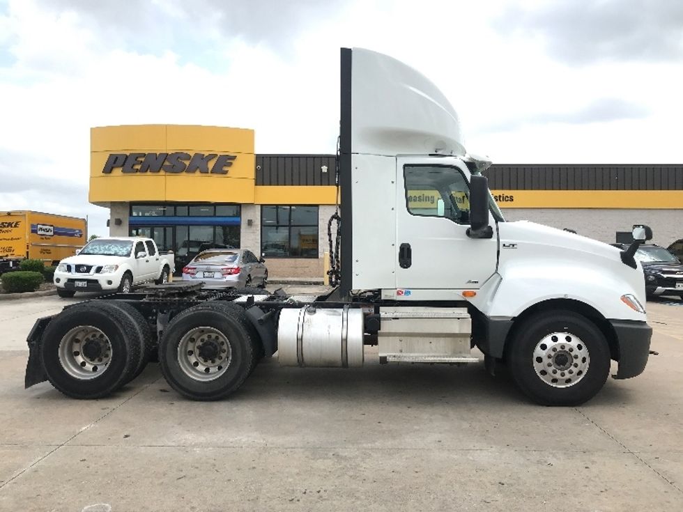 Day Cab Tractor-Heavy Duty Tractors-International-2018-LT625-Katy-TX-284,178\n\t\tmiles-$ 28,000 - Image 8