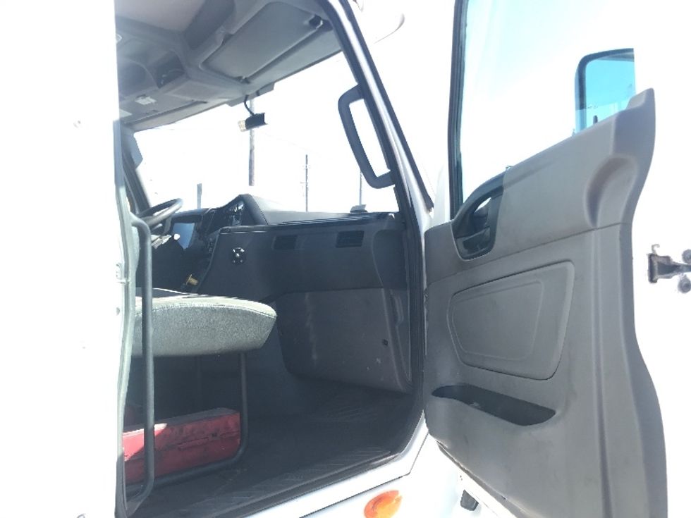 Day Cab Tractor-Heavy Duty Tractors-International-2018-LT625-Katy-TX-365,949\n\t\tmiles-$ 28,000 - Image 12