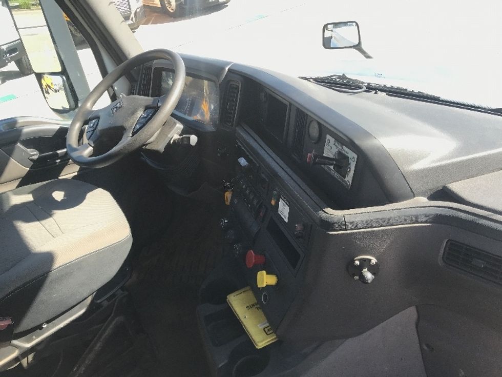Day Cab Tractor-Heavy Duty Tractors-International-2018-LT625-Katy-TX-365,949\n\t\tmiles-$ 28,000 - Image 14