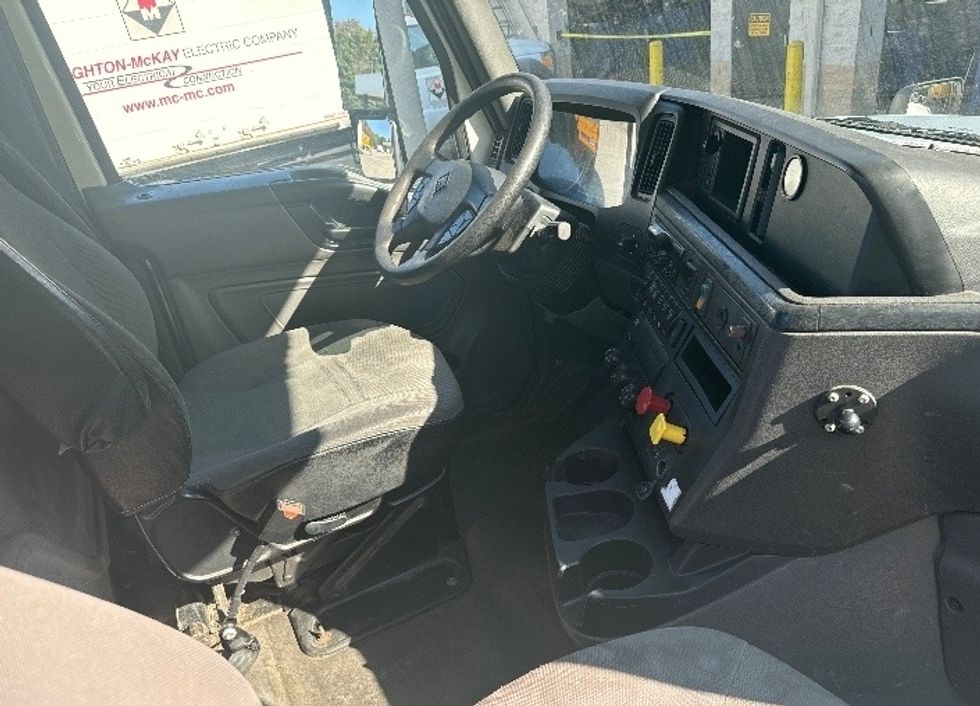 Day Cab Tractor-Heavy Duty Tractors-International-2018-LT625-Kennesaw-GA-308,640\n\t\tmiles-$ 31,500 - Image 13