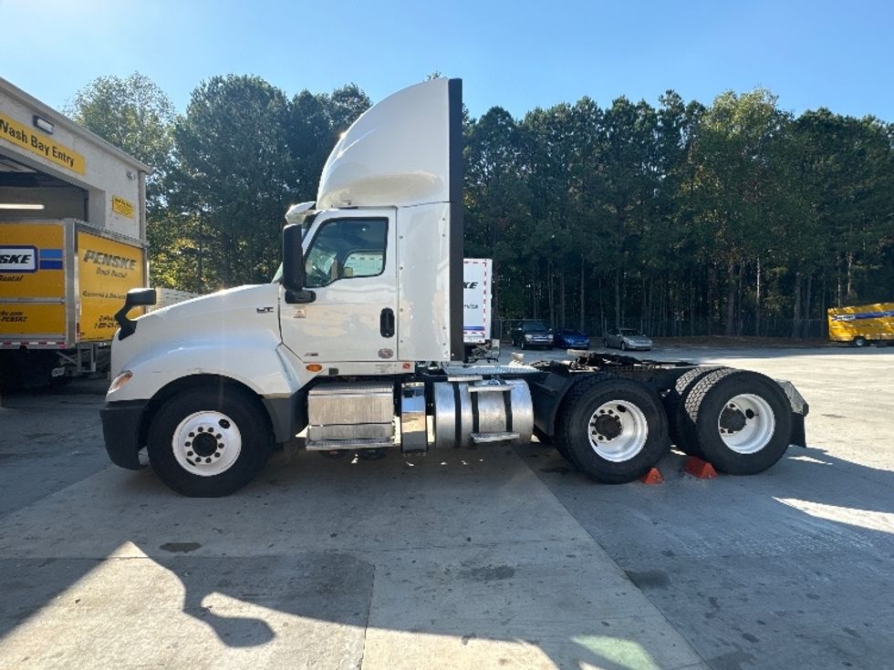 Day Cab Tractor-Heavy Duty Tractors-International-2018-LT625-Kennesaw-GA-308,640\n\t\tmiles-$ 31,500 - Image 4