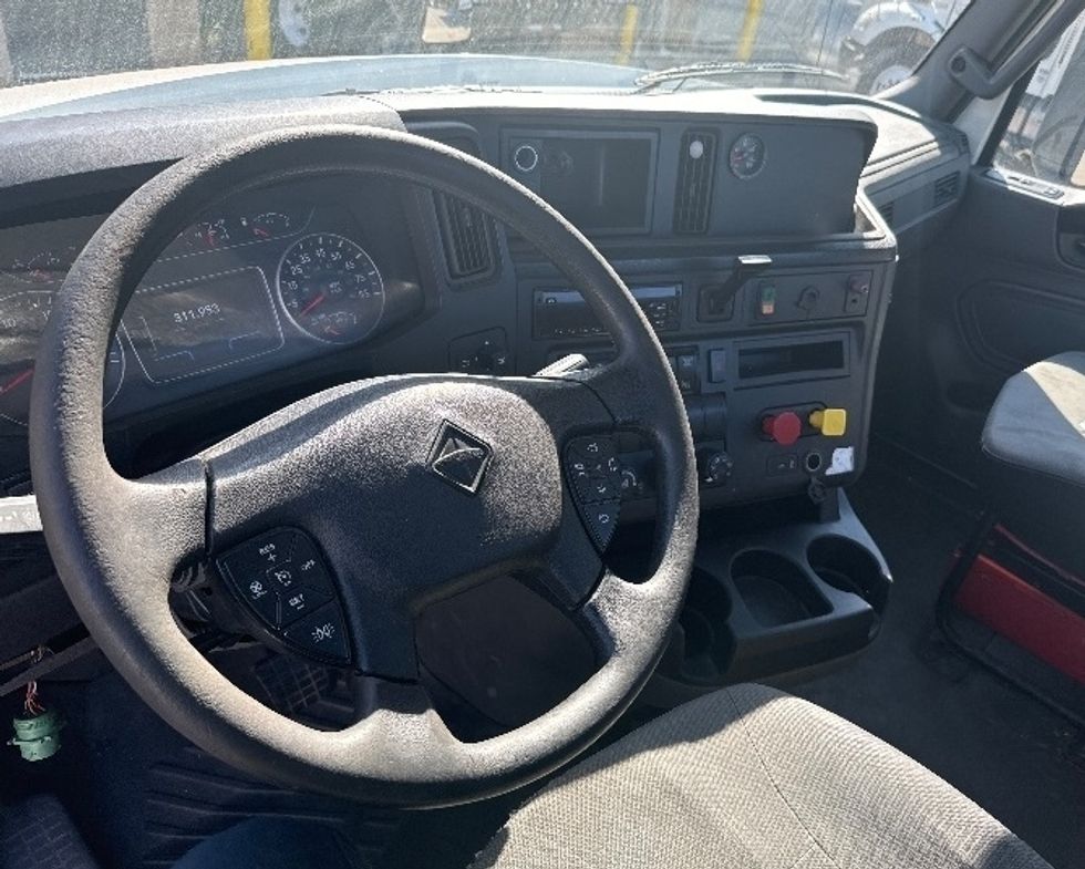 Day Cab Tractor-Heavy Duty Tractors-International-2018-LT625-Kennesaw-GA-308,640\n\t\tmiles-$ 31,500 - Image 9