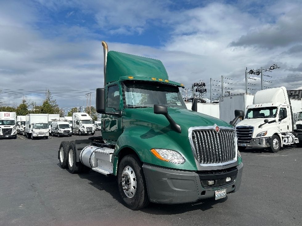 Day Cab Tractor-Heavy Duty Tractors-International-2018-LT625-Kent-WA-229,346\n\t\tmiles-$ 32,750 - Image 1