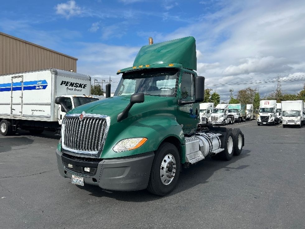 Day Cab Tractor-Heavy Duty Tractors-International-2018-LT625-Kent-WA-229,346\n\t\tmiles-$ 32,750 - Image 3