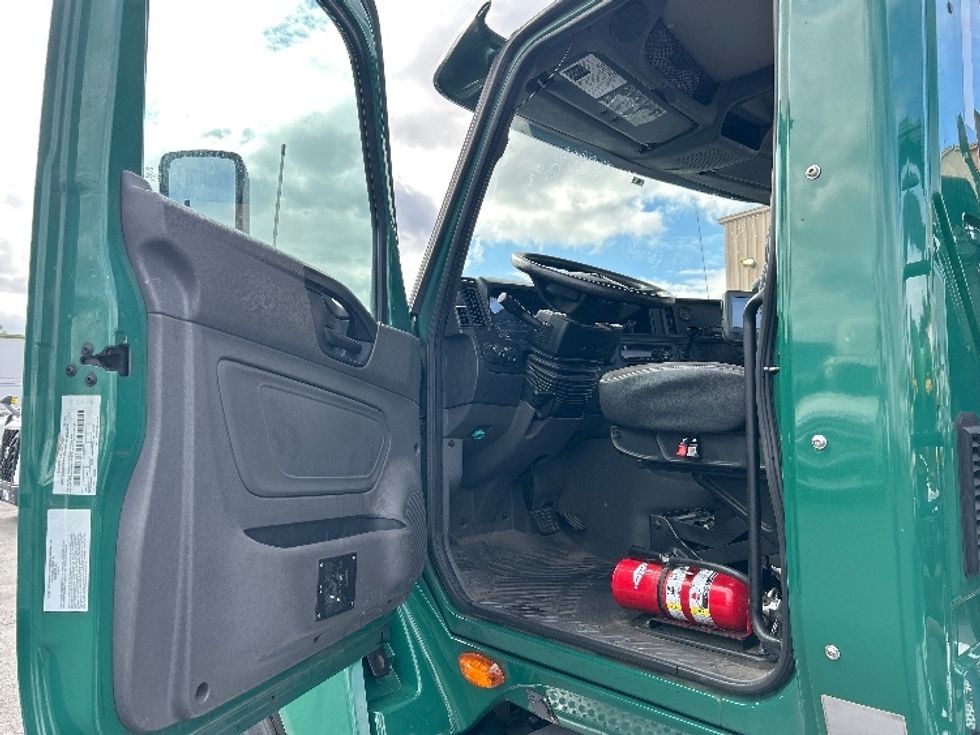 Day Cab Tractor-Heavy Duty Tractors-International-2018-LT625-Kent-WA-229,346\n\t\tmiles-$ 32,750 - Image 9