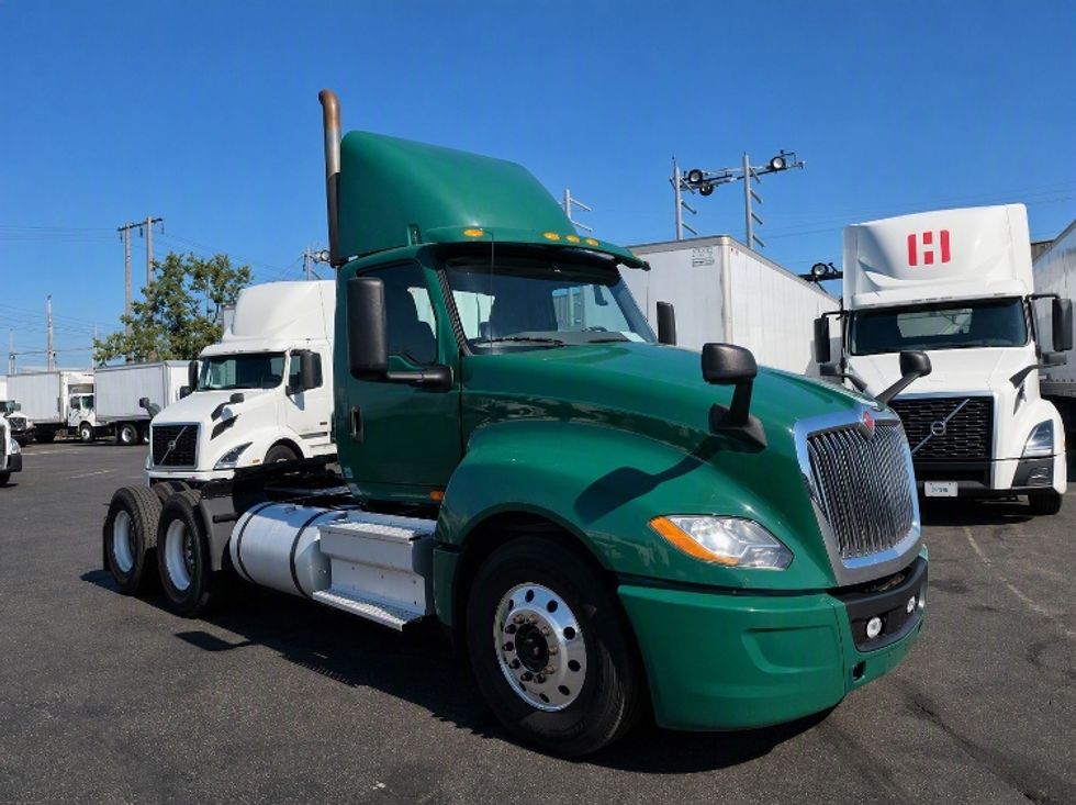 Day Cab Tractor-Heavy Duty Tractors-International-2018-LT625-Kent-WA-422,767\n\t\tmiles-$ 29,500 - Image 1