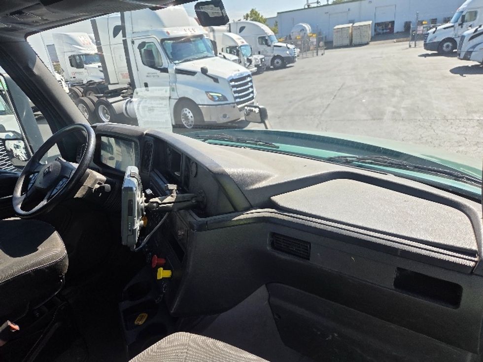 Day Cab Tractor-Heavy Duty Tractors-International-2018-LT625-Kent-WA-422,767\n\t\tmiles-$ 29,500 - Image 13