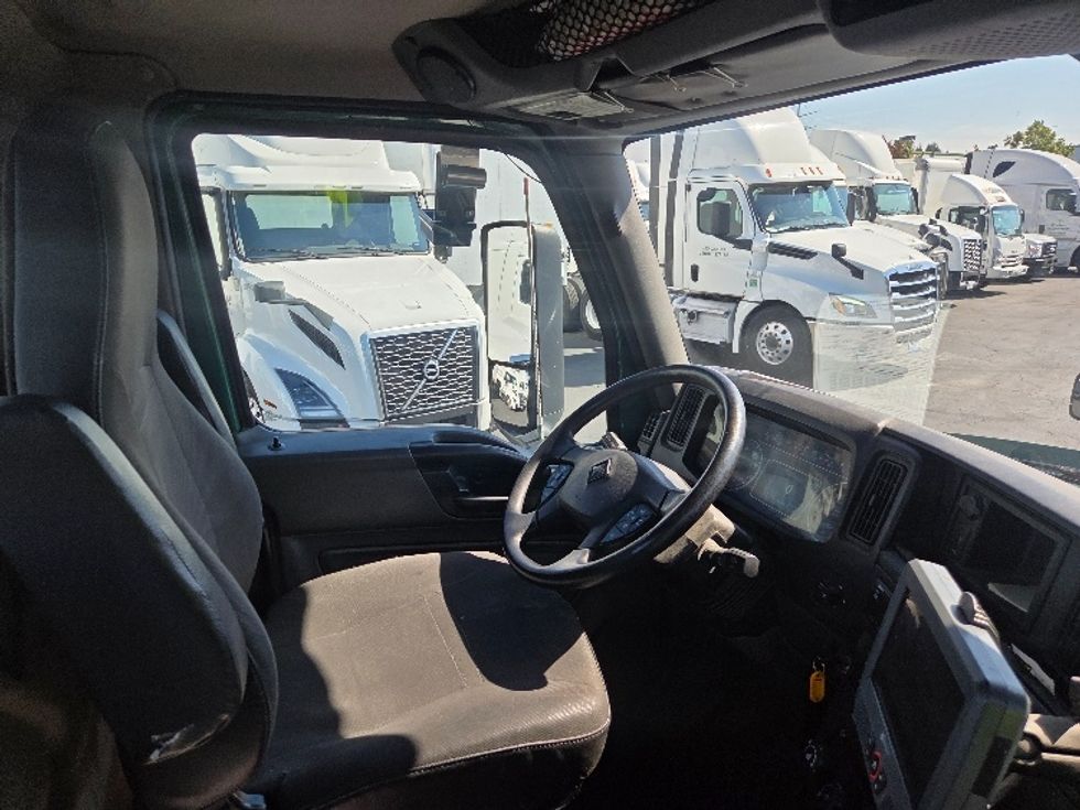 Day Cab Tractor-Heavy Duty Tractors-International-2018-LT625-Kent-WA-422,767\n\t\tmiles-$ 29,500 - Image 14