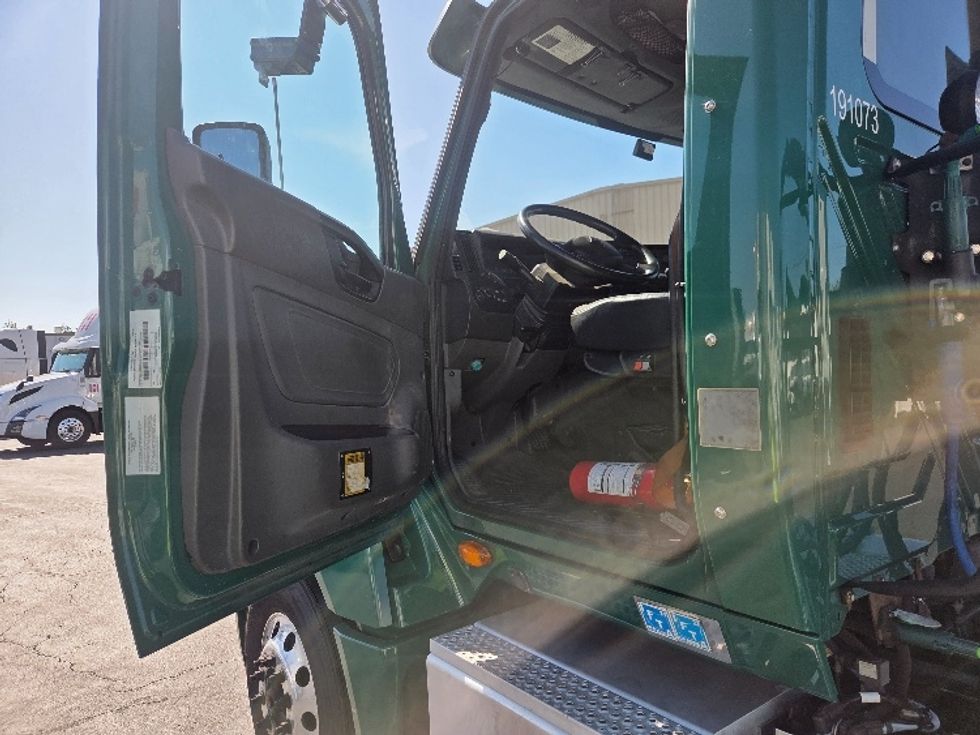 Day Cab Tractor-Heavy Duty Tractors-International-2018-LT625-Kent-WA-422,767\n\t\tmiles-$ 29,500 - Image 9