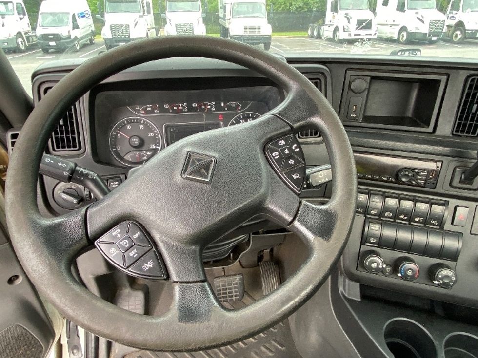 Day Cab Tractor-Heavy Duty Tractors-International-2018-LT625-Ladson-SC-390,134\n\t\tmiles-$ 27,000 - Image 11