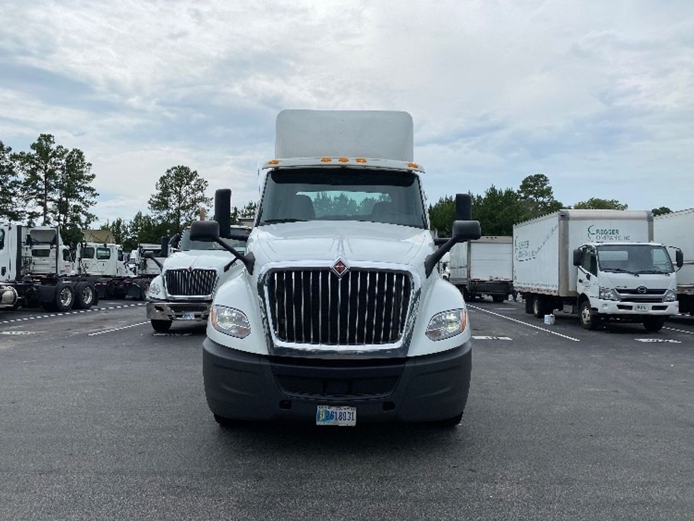 Day Cab Tractor-Heavy Duty Tractors-International-2018-LT625-Ladson-SC-390,134\n\t\tmiles-$ 27,000 - Image 2