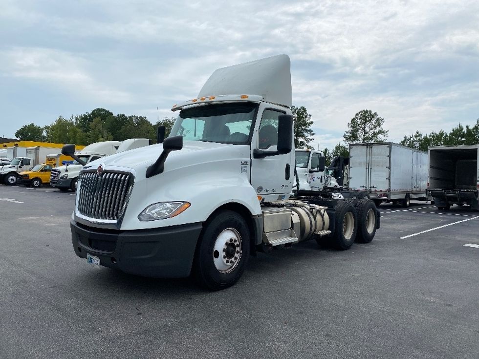 Day Cab Tractor-Heavy Duty Tractors-International-2018-LT625-Ladson-SC-390,134\n\t\tmiles-$ 27,000 - Image 3