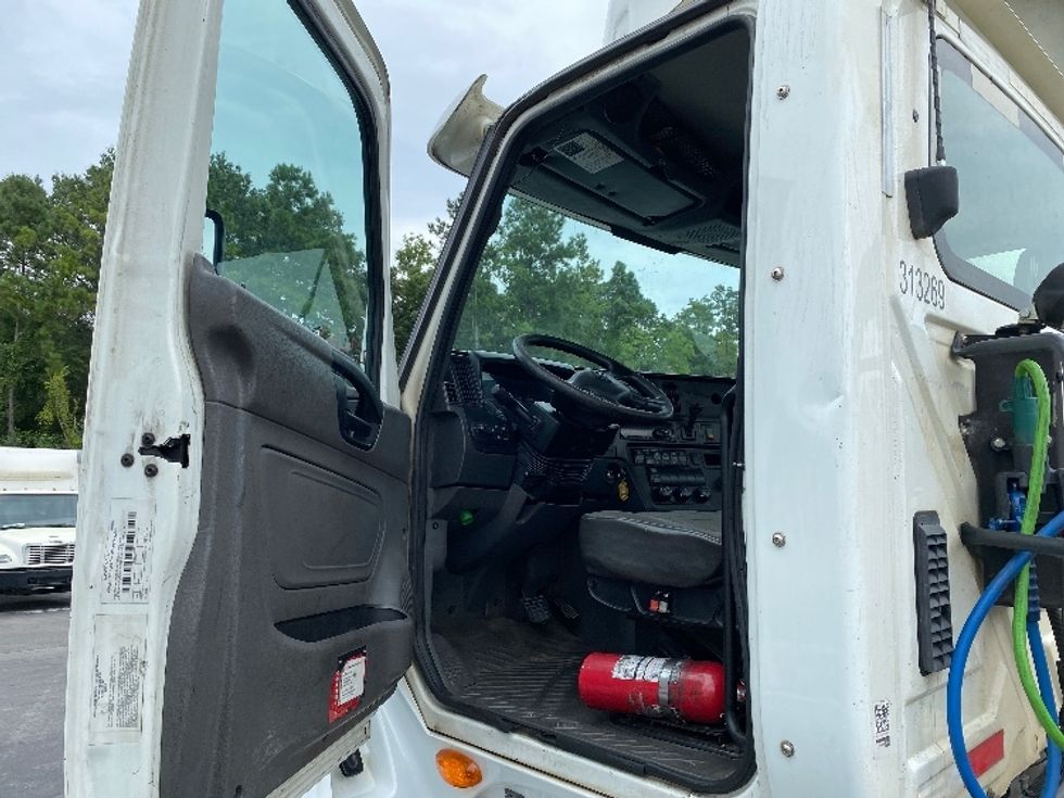Day Cab Tractor-Heavy Duty Tractors-International-2018-LT625-Ladson-SC-390,134\n\t\tmiles-$ 27,000 - Image 9