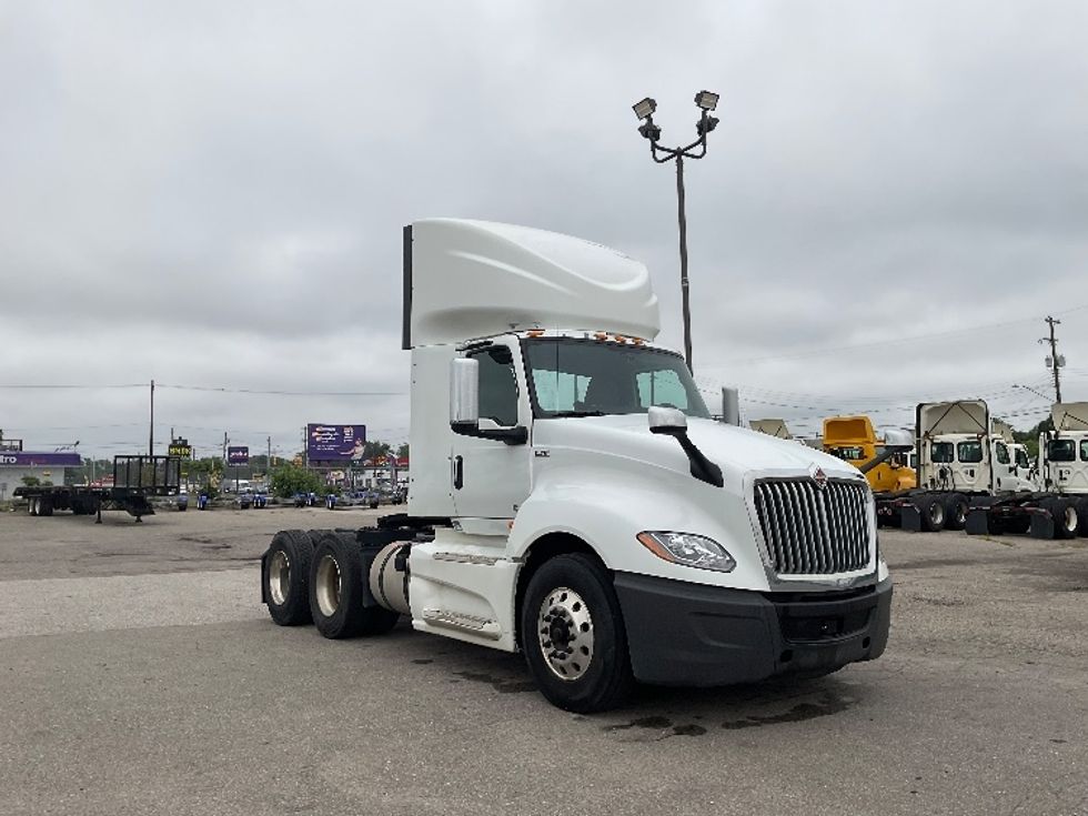 Day Cab Tractor-Heavy Duty Tractors-International-2018-LT625-Lansing-MI-450,054\n\t\tmiles-$ 30,000 - Image 1