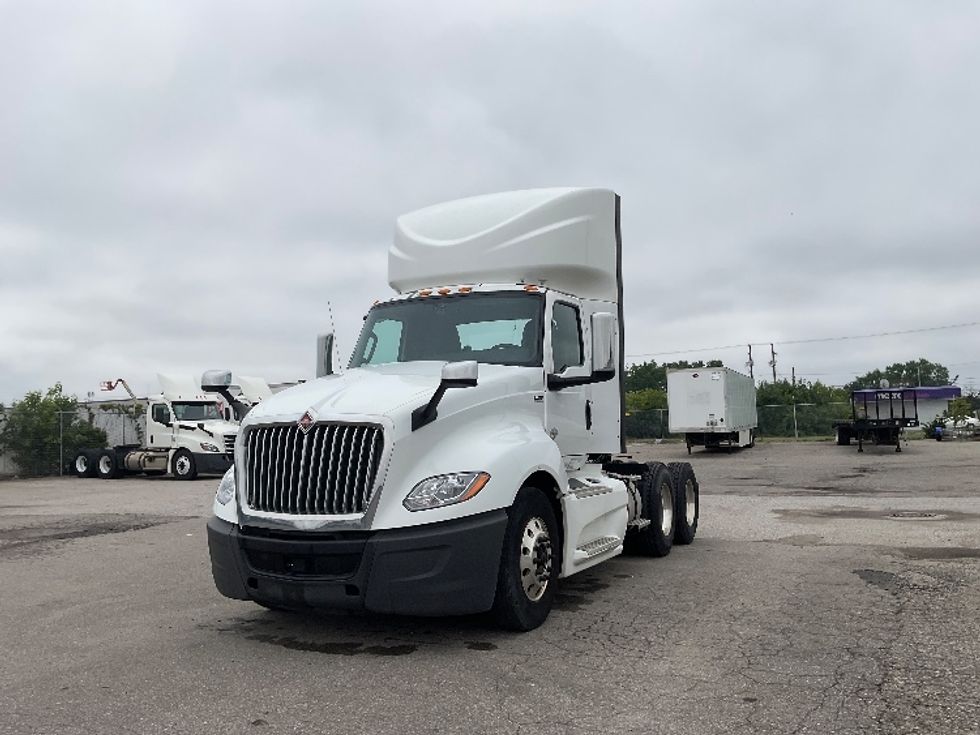 Day Cab Tractor-Heavy Duty Tractors-International-2018-LT625-Lansing-MI-450,054\n\t\tmiles-$ 30,000 - Image 3