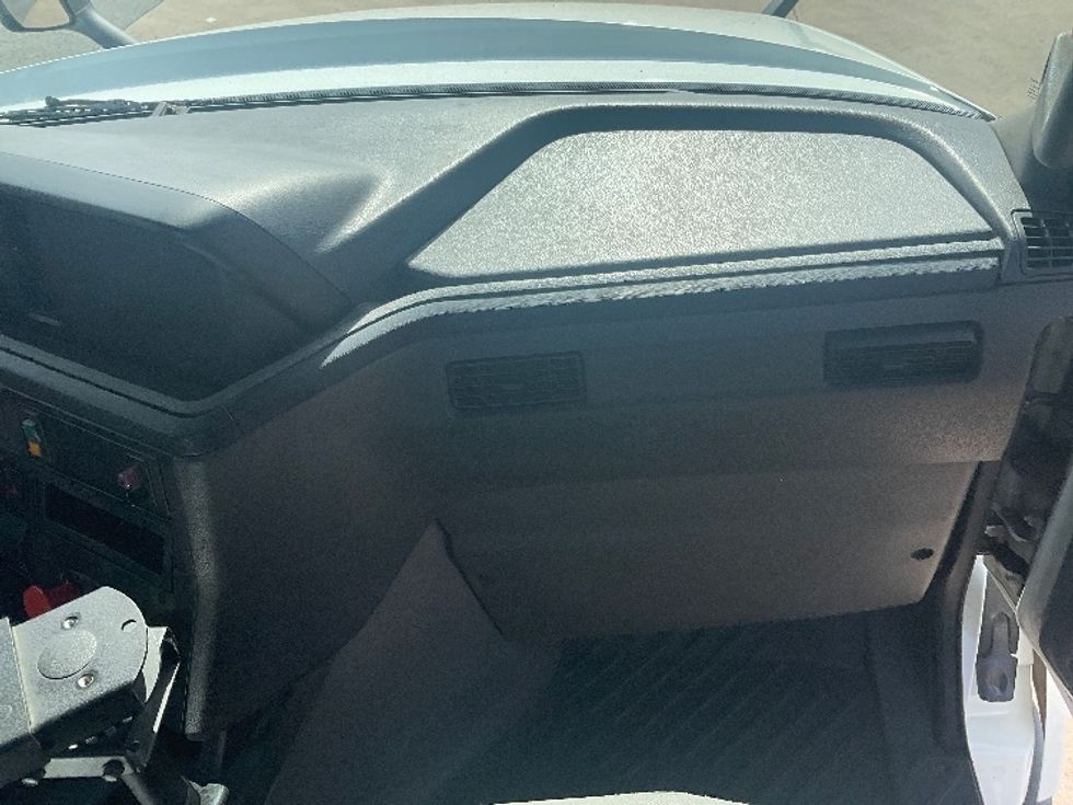 2018 International LT625 LT photo 13
