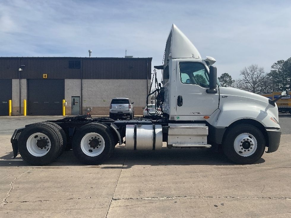 2018 International LT625 LT photo 8
