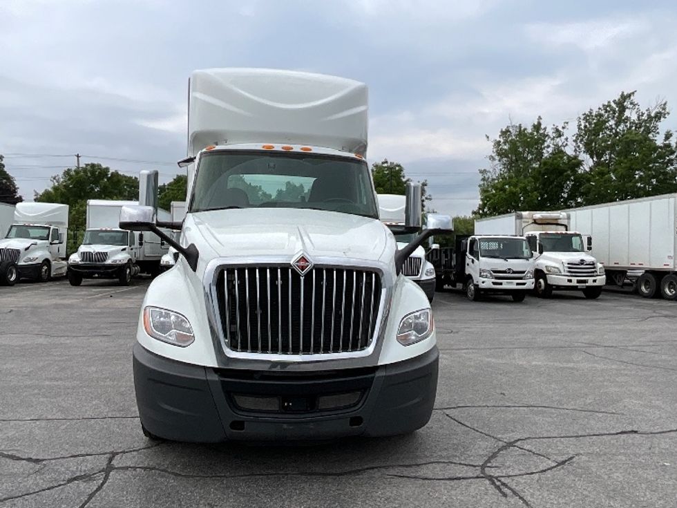 Day Cab Tractor-Heavy Duty Tractors-International-2018-LT625-London-ON-739,632\n\t\tkm-$ 34,000 - Image 2