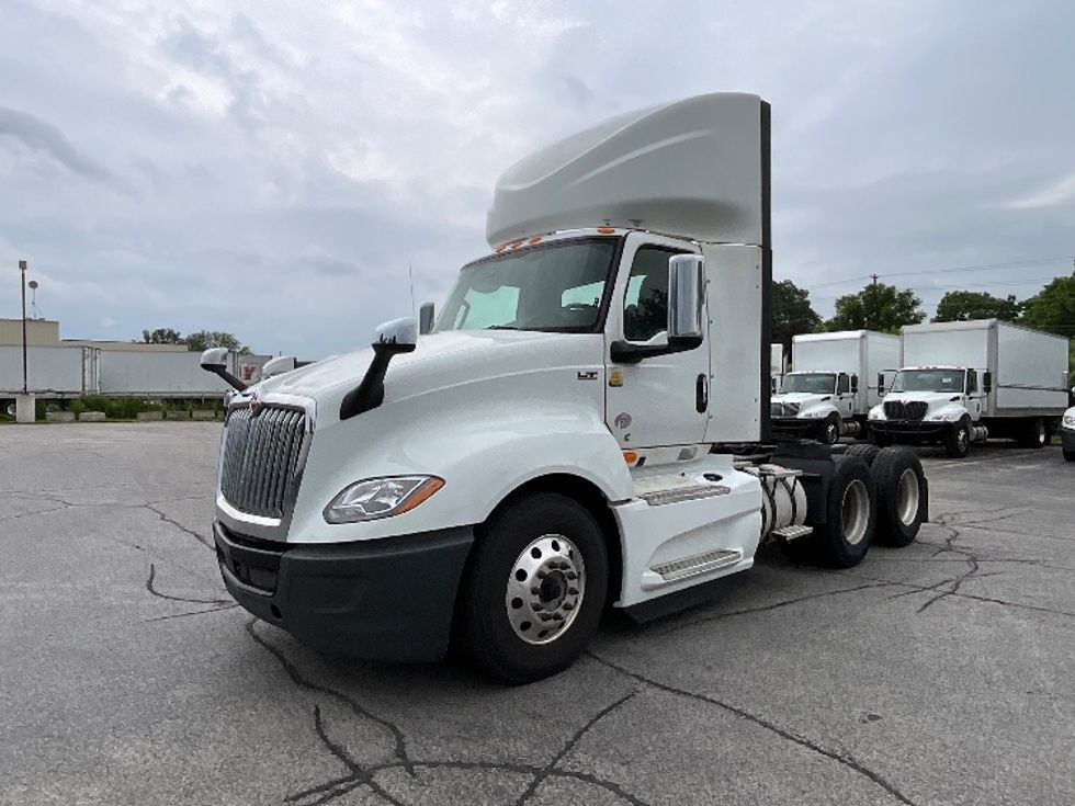 Day Cab Tractor-Heavy Duty Tractors-International-2018-LT625-London-ON-739,632\n\t\tkm-$ 34,000 - Image 3