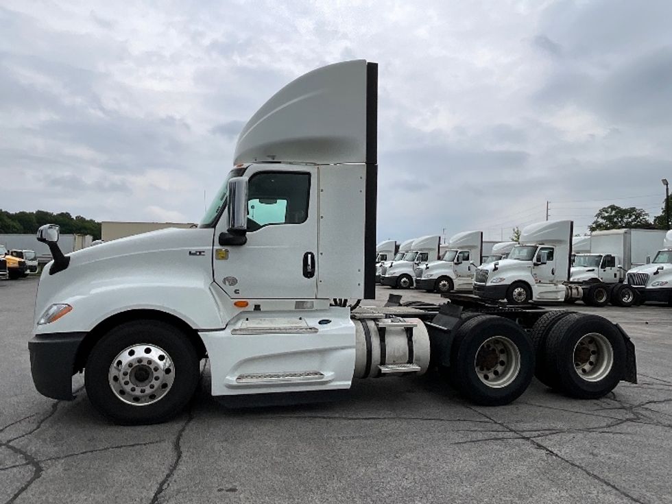 Day Cab Tractor-Heavy Duty Tractors-International-2018-LT625-London-ON-739,632\n\t\tkm-$ 34,000 - Image 4