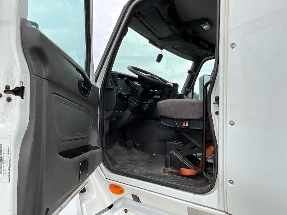 Day Cab Tractor-Heavy Duty Tractors-International-2018-LT625-London-ON-739,632\n\t\tkm-$ 34,000 - Image 9