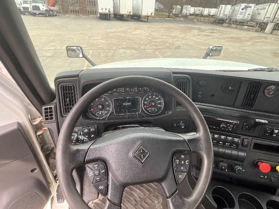 Day Cab Tractor-Heavy Duty Tractors-International-2018-LT625-London-ON-793,908\n\t\tkm-$ 32,000 - Image 11