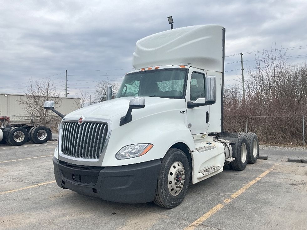 Day Cab Tractor-Heavy Duty Tractors-International-2018-LT625-London-ON-793,908\n\t\tkm-$ 32,000 - Image 3