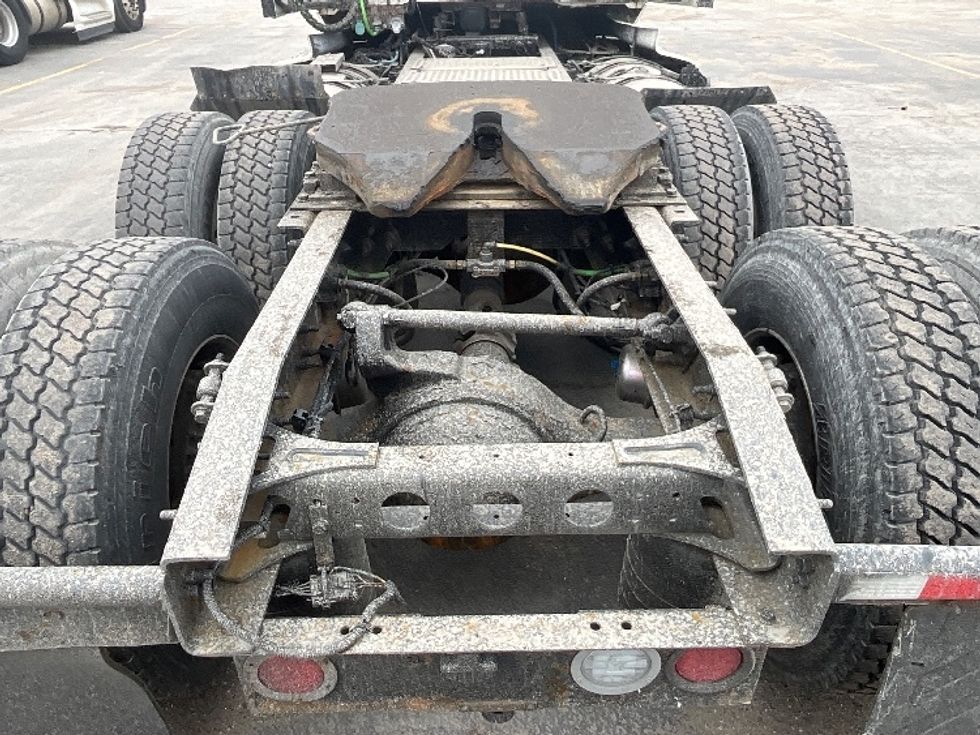 Day Cab Tractor-Heavy Duty Tractors-International-2018-LT625-London-ON-793,908\n\t\tkm-$ 32,000 - Image 6