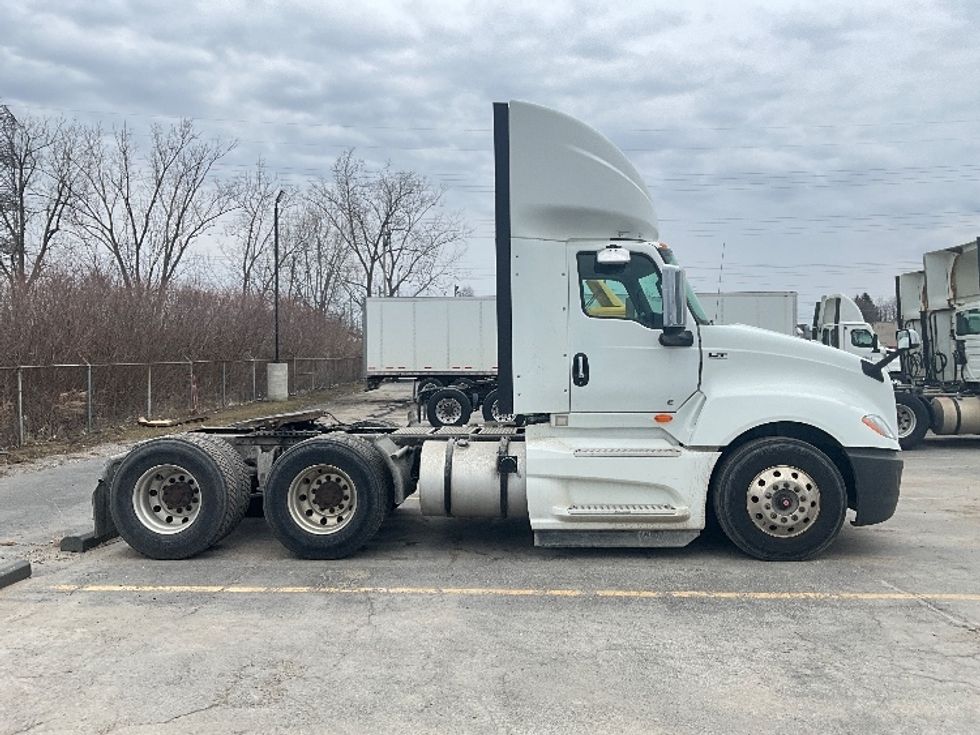 Day Cab Tractor-Heavy Duty Tractors-International-2018-LT625-London-ON-793,908\n\t\tkm-$ 32,000 - Image 8