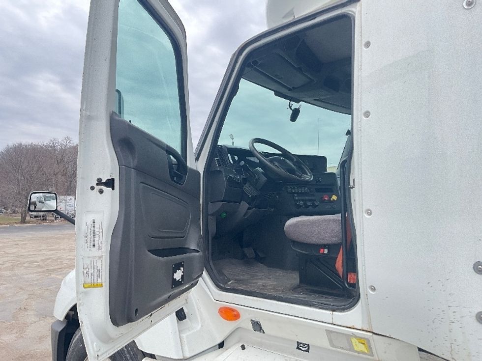 Day Cab Tractor-Heavy Duty Tractors-International-2018-LT625-London-ON-793,908\n\t\tkm-$ 32,000 - Image 9