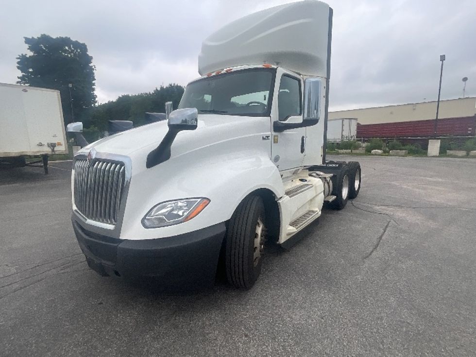 Day Cab Tractor-Heavy Duty Tractors-International-2018-LT625-London-ON-815,313\n\t\tkm-$ 31,000 - Image 3
