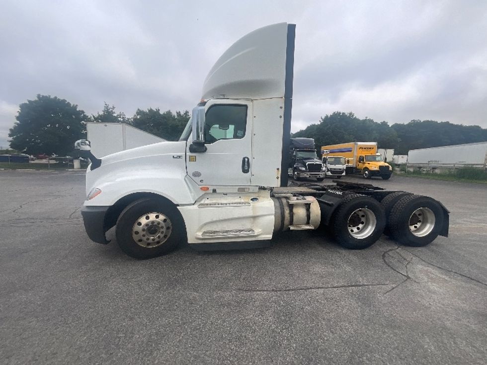 Day Cab Tractor-Heavy Duty Tractors-International-2018-LT625-London-ON-815,313\n\t\tkm-$ 31,000 - Image 4