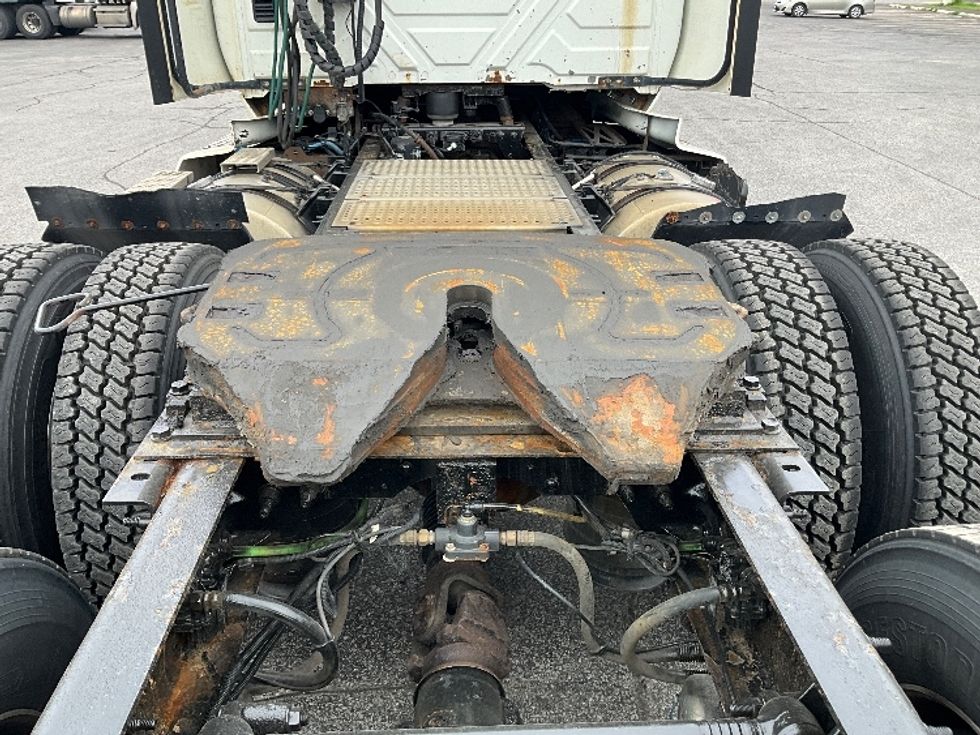Day Cab Tractor-Heavy Duty Tractors-International-2018-LT625-London-ON-815,313\n\t\tkm-$ 31,000 - Image 6