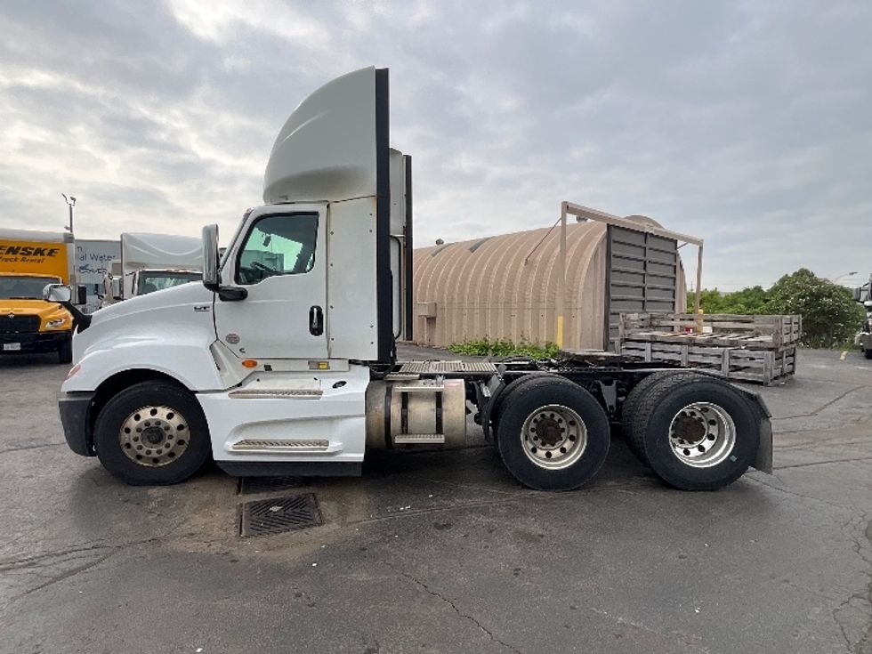 Day Cab Tractor-Heavy Duty Tractors-International-2018-LT625-London-ON-828,542\n\t\tkm-$ 30,500 - Image 4