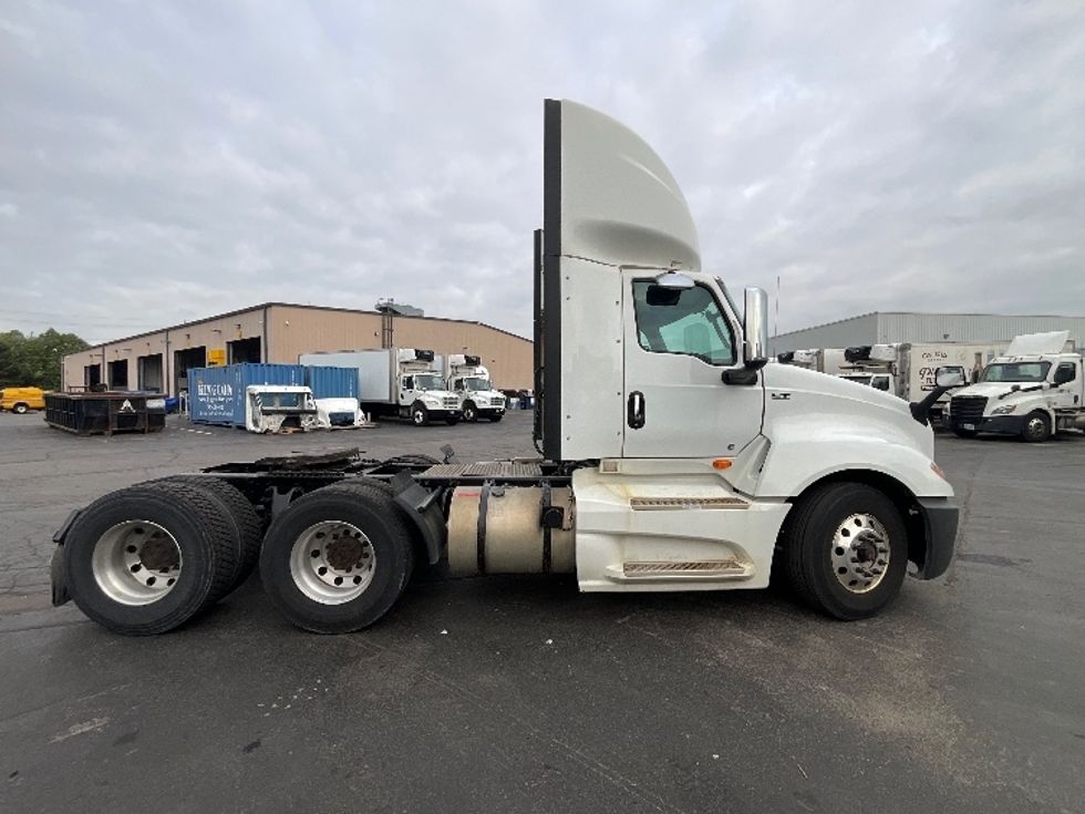 Day Cab Tractor-Heavy Duty Tractors-International-2018-LT625-London-ON-828,542\n\t\tkm-$ 30,500 - Image 8